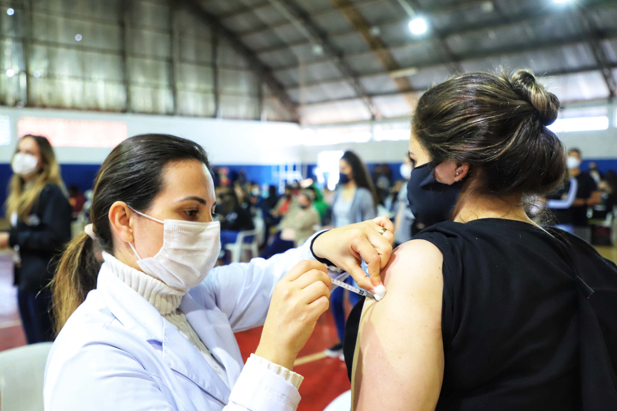 Minas prepara vacinação contra Covid-19 para menores de 15 anos