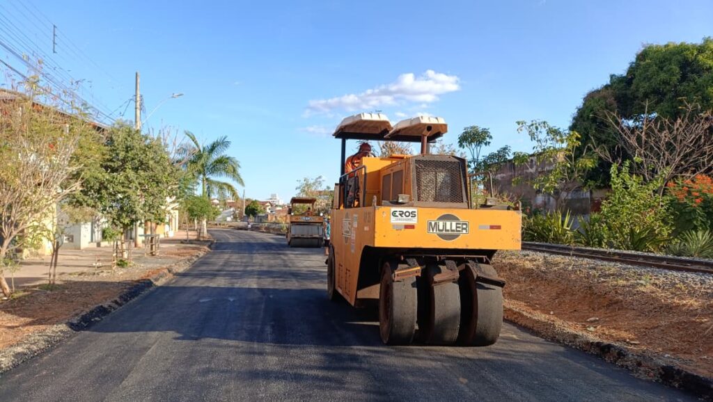 Vereadores cobram pavimentação asfáltica