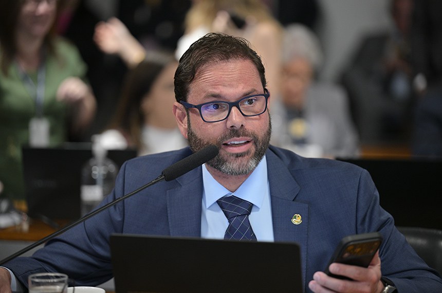 Autor da matéria, o senador Jorge Seif (PL-SC) afirmou que a medida busca reduzir entraves no acesso aos exames.  — O projeto garante um prazo mais razoável de até 180 dias, evitando que pacientes sejam prejudicados pela burocracia 