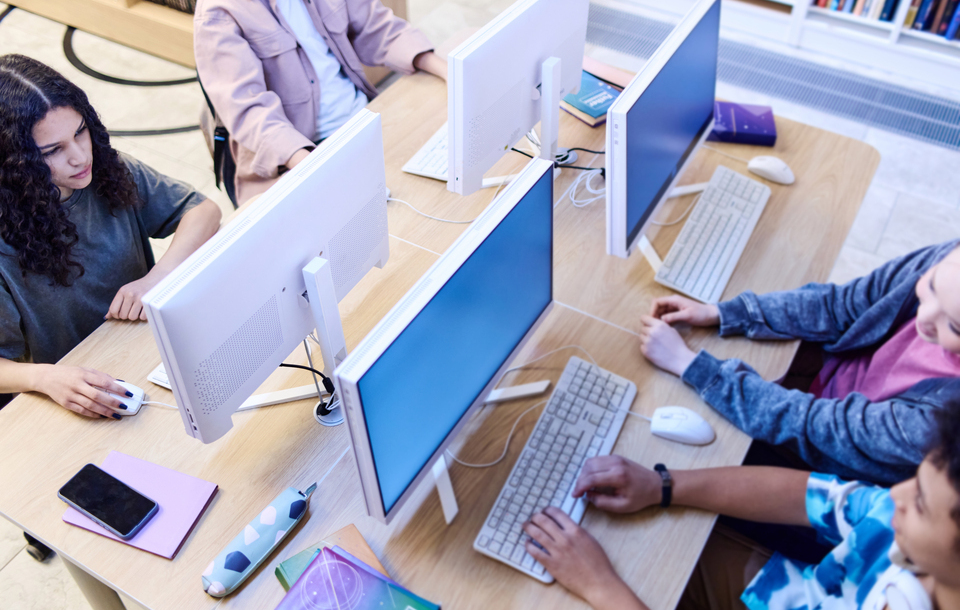 Setor de serviços em Minas Gerais registra queda e segue com desempenho abaixo da média nacional, aponta Fecomércio MG