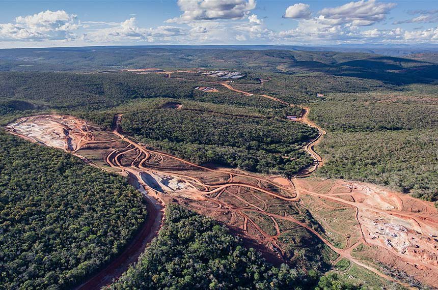 O Brasil é um dos países com maiores reservas de alguns desses minerais críticos e estratégicos. O Senado analisará em breve a proposta de criação de uma política nacional voltada exclusivamente para eles