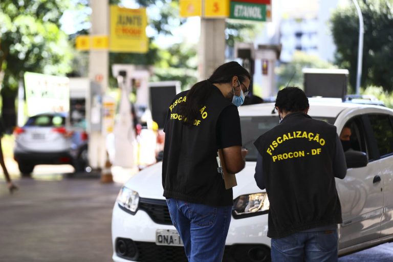 A Câmara dos Deputados poderá votar entre os dias 19 e 21 de maio projetos que buscam conter os impactos da alta dos combustíveis no Brasil em meio à escalada das tensões no Oriente Médio e à disparada internacional do preço do petróleo.