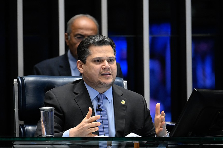 O presidente do Senado informou que a tramitação da PEC será discutida em reunião na próxima semana com os líderes partidários e o presidente da Comissão de Constituição e Justiça do Senado, Otto Alencar (PSD-BA). Davi também destacou que o Senado precisa ouvir todos os setores envolvidos para analisar a proposta com profundidade.