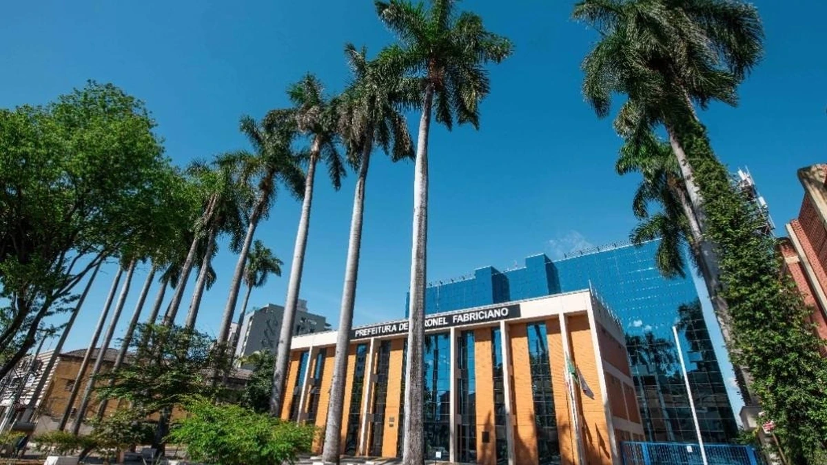 fachada da prefeitura de coronel fabriciano