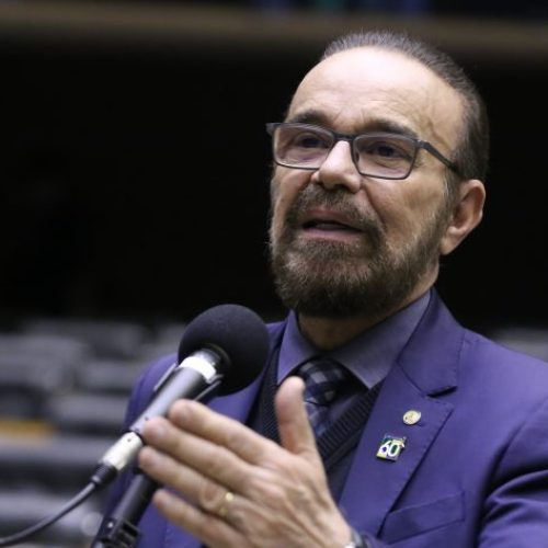 Projeto prevê empréstimo a segurado do INSS em caso de atraso do benefício