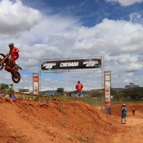 Supercross movimenta Montes Claros neste domingo com terceira etapa da Copa 2025