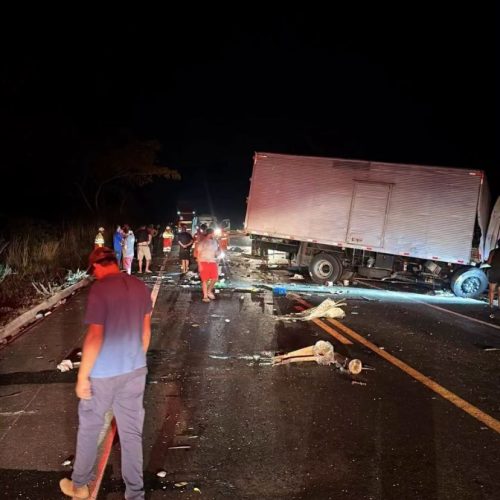Tragédia na MGC-135: colisão entre dois caminhões e uma carreta deixa duas vítimas fatais em Bocaiuva