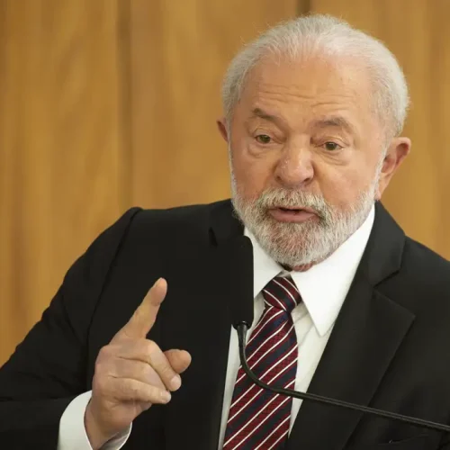 Presidente Lula ganha mais reprovação popular, segundo o Datafolha